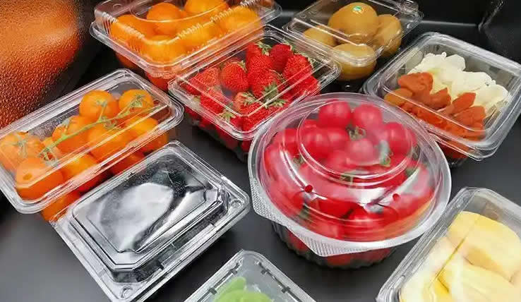 Automatic multi-station thermoforming machine