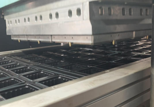 Industry 4.0 and the RS-650-450-4: A Smarter Approach to the Thermoforming Machine